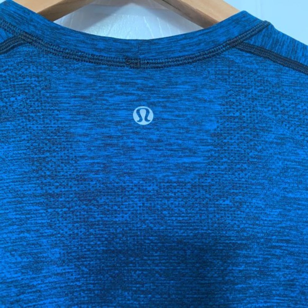 Mens Lululemon Active T - Picture 3 of 3